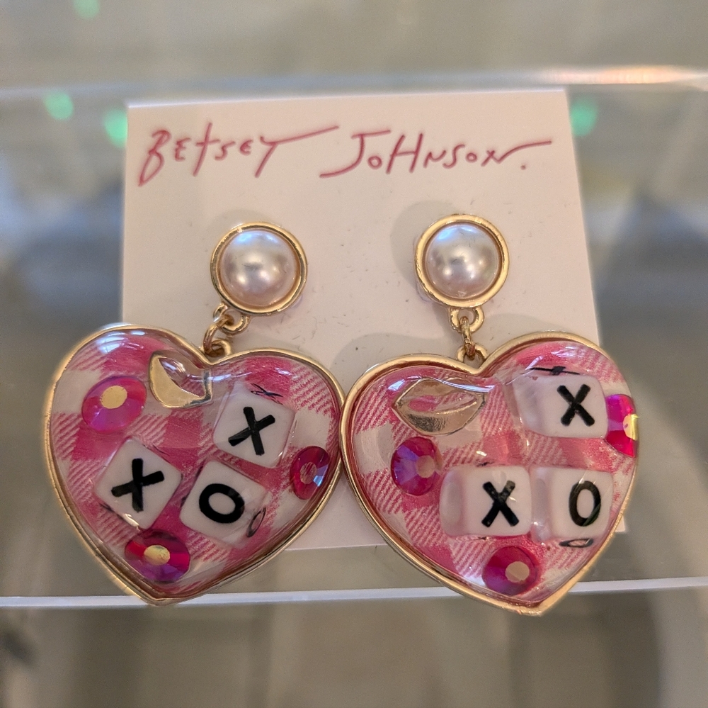Betsey Johnson Pink and Gold Heart XOXO Earrings With Pearl Studs Pierced